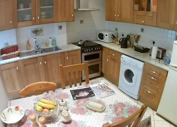 Проживание в семье Jim's Place *